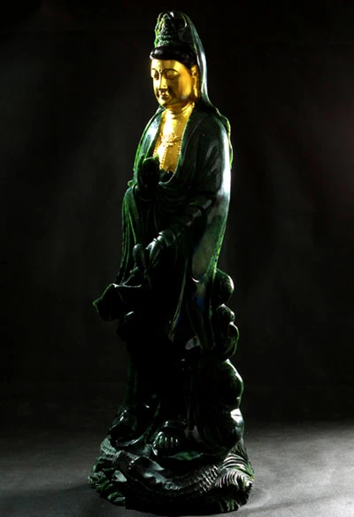 Chen lấn xem 4 tượng Phật ngọc lớn nhất Việt Nam ảnh 5