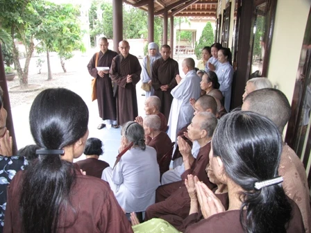 Thừa Thiên Huế: Tặng quà các Trung tâm Dưỡng lão Tịnh Đức và Diệu Viên ảnh 2