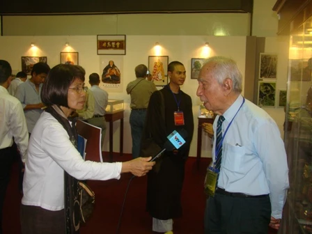 Chùm ảnh: Triển lãm và Hội thảo về “Quốc chúa - Bồ tát Nguyễn Phúc Chu” ảnh 15 12hoithao22-8.JPG