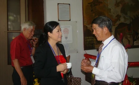 Chùm ảnh: Triển lãm và Hội thảo về “Quốc chúa - Bồ tát Nguyễn Phúc Chu” ảnh 17 23hoithao22-8.JPG