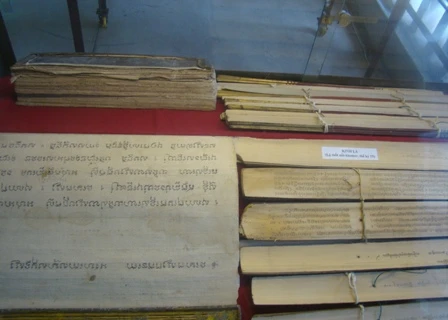 Chùm ảnh: Triển lãm và Hội thảo về “Quốc chúa - Bồ tát Nguyễn Phúc Chu” ảnh 24 27hoithao22-8.JPG