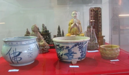 Chùm ảnh: Triển lãm và Hội thảo về “Quốc chúa - Bồ tát Nguyễn Phúc Chu” ảnh 27 30hoithao22-8.JPG