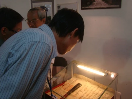 Chùm ảnh: Triển lãm và Hội thảo về “Quốc chúa - Bồ tát Nguyễn Phúc Chu” ảnh 3 9hoithao22-8.JPG