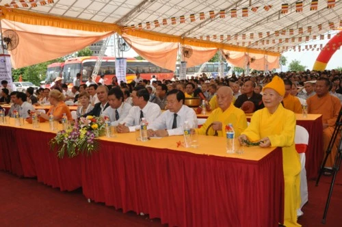 Ninh Bình: Đoàn đại biểu UNESCO thế giới thăm chùa Bái Đính ảnh 1 Ninh Bình: Đoàn đại biểu UNESCO thế giới thăm chùa Bái Đính ảnh 1