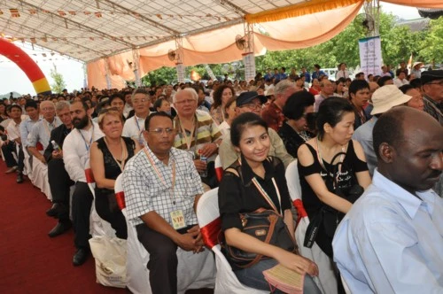 Ninh Bình: Đoàn đại biểu UNESCO thế giới thăm chùa Bái Đính ảnh 7 Ninh Bình: Đoàn đại biểu UNESCO thế giới thăm chùa Bái Đính ảnh 7