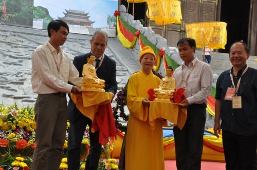 Ninh Bình: Đoàn đại biểu UNESCO thế giới thăm chùa Bái Đính ảnh 11