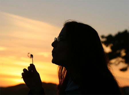 Cô bé có tâm hồn “sáng” ảnh 1 1~3bconganh.jpg