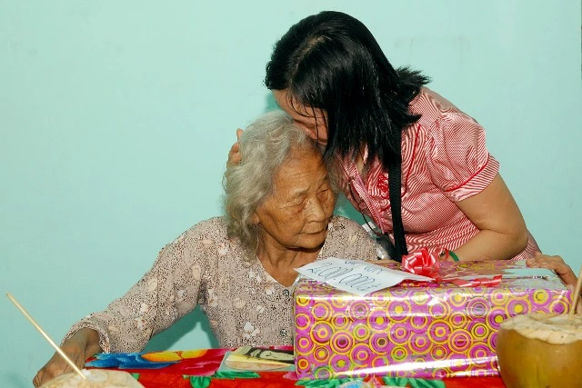 Sóc Trăng: Tặng nhà và cấp vốn cho hộ người cao tuổi ảnh 2 4NgocMai.JPG