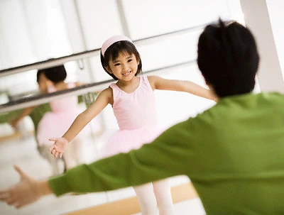 Vì sao chúng ta thương ba mẹ? ảnh 1 111wwwwbo con.jpg