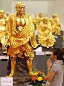 tuong alahan tai trien lam.jpg