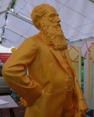 Tượng Henry Steel Olcott.jpg