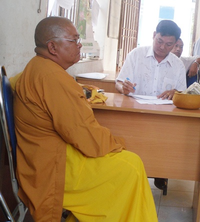 "Sư dỏm" Nguyễn Thị Bạch Nga tại cơ quan điều tra