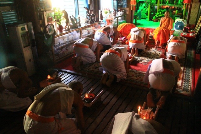 Nhập tu báo hiếu ảnh 2 anh 2.jpg