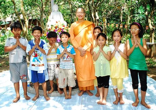 Co tu nu Ngoc Suong.jpg