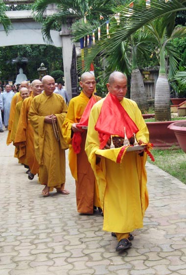 Cung rước Xá lợi Đức Phật vào Vũng Tàu ảnh 2 Cung rước Xá lợi Đức Phật vào Vũng Tàu ảnh 2
