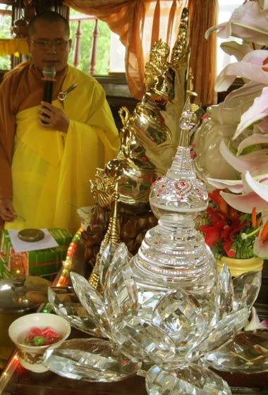 Bảo tháp của tu viện Bát Nhã vừa được xây dựng là nơi an vị Xá lợi Đức Phật và tượng vàng Bồ Tát