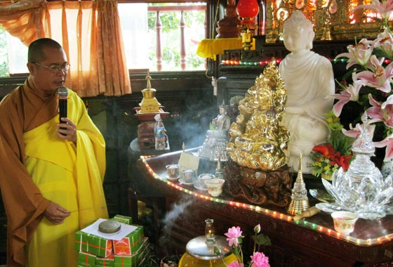 Giữa khoảnh khắc quá khứ, hiện tại và tương lai, tất cả Tăng ni, Phật tử cùng tâm nguyện cho Quốc thái dân an, mong phúc đức của Đức Phật tỏa sáng, cứu giúp con người thoát khỏi khổ đau, tìm thấy bến bờ bình yên