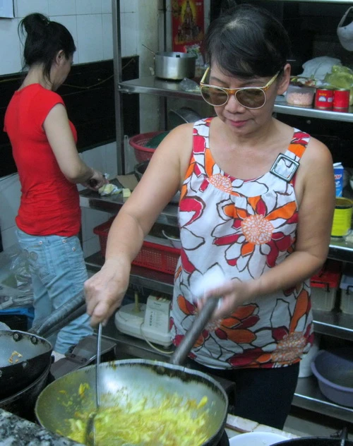 Hoang Dieu tu vao bep.jpg