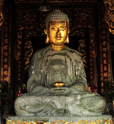 Tượng Phật ngọc Thích Ca Mâu Ni