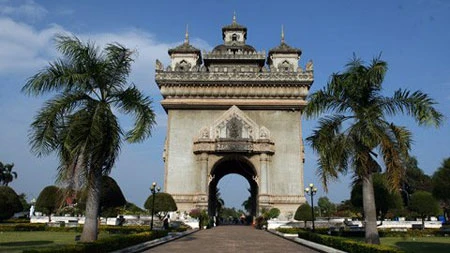 Rực rỡ thành phố "Mặt trăng" ảnh 2