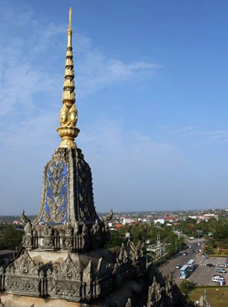 Rực rỡ thành phố "Mặt trăng" ảnh 3
