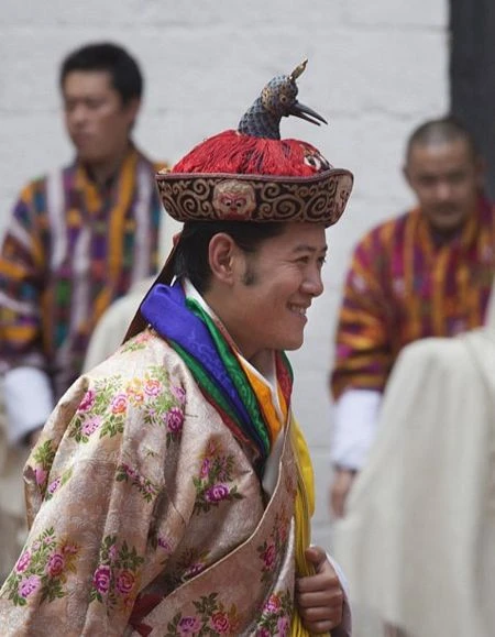 Nguyên thủ quốc gia trẻ nhất thế giới cưới thường dân ảnh 2