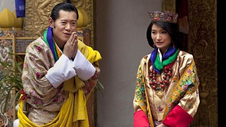 Nguyên thủ quốc gia trẻ nhất thế giới cưới thường dân ảnh 7