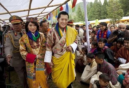 Nguyên thủ quốc gia trẻ nhất thế giới cưới thường dân ảnh 13