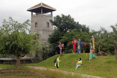 Chương trình "Đêm thiền trăng" thu hút người tham dự ở mọi độ tuổi. Đó có thể là một em bé, những thanh thiếu niên hoặc cả những cụ già.