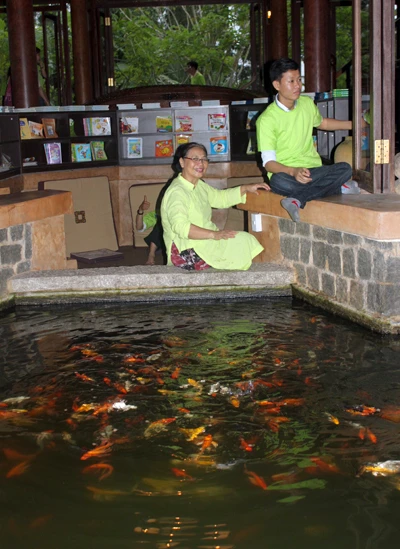 Người tham dự thảnh thơi thả mình về với thiên nhiên.