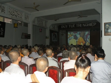 TP.HCM: Mừng khánh tuế lần thứ 94 của Trưởng lão Hòa thượng Thích Minh Châu ảnh 9 DSCN1884-1.JPG