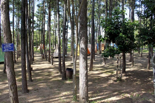 Khu du lịch sinh thái Hồ Mây - Núi Lớn còn khá mới mẻ ở Vũng Tàu, vì thế phong cảnh ở đây còn hoang sơ, gần với tự nhiên. Dịp cuối tuần, nhiều du khách đến đây bỏ lều cắm trại để tận hưởng không gian thiên nhiên.