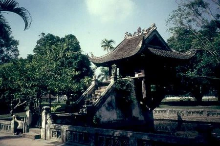 hanoi_one-pillar-pagoda_col.jpg
