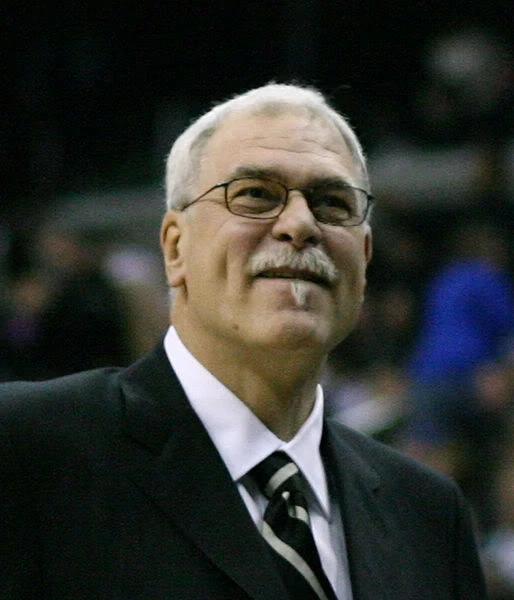 10 nhân vật nổi tiếng thế giới theo đạo Phật ảnh 5 Phil_Jackson.jpg