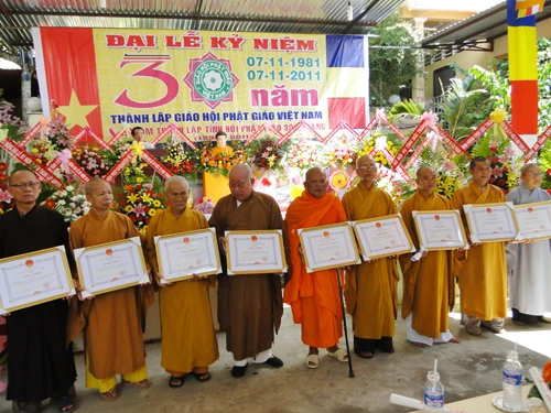 UBND tỉnh tặng bằng khen.jpg