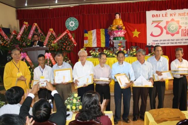 Tin tổng hợp: Các địa phương tổ chức lễ kỷ niệm 30 năm ngày thành lập GHPGVN (1981 - 2011) ảnh 8 img_9299_889x593.jpg