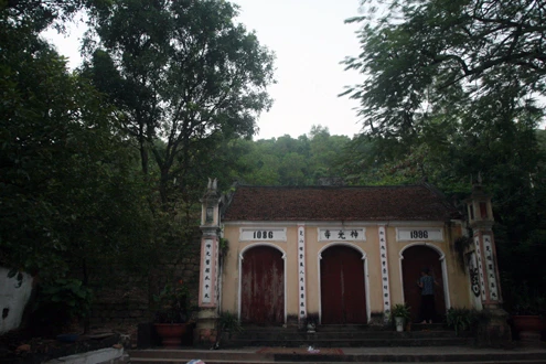 Chùa Dạm (hay còn gọi là chùa Rạm) là đại danh lam từ thời Lý, một di tích quan trọng của tỉnh Bắc Ninh với lịch sử gần 1.000 năm.