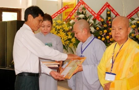 Kiên Giang: Đại hội đại biểu Phật giáo thị xã Hà Tiên lần VIII (nhiệm kỳ 2011-2016) ảnh 7 dhht-21.jpg
