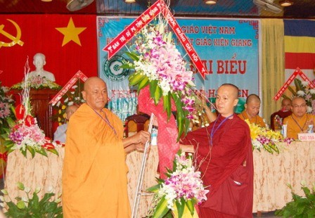 Kiên Giang: Đại hội đại biểu Phật giáo thị xã Hà Tiên lần VIII (nhiệm kỳ 2011-2016) ảnh 3 dhht-9.jpg