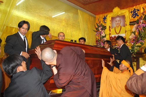 Hà Nội: Lễ nhập kim quan Trưởng lão Hòa thượng Thích Thanh Tứ ảnh 5 Hà Nội: Lễ nhập kim quan Trưởng lão Hòa thượng Thích Thanh Tứ ảnh 5