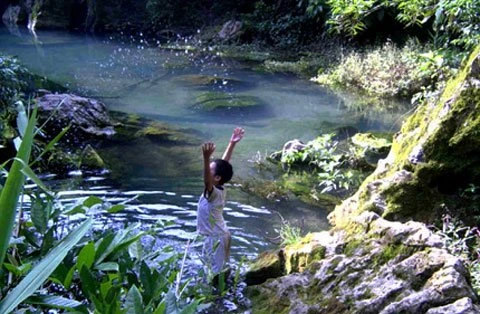 Suối Giải Oan - nơi 300 cung nữ đã trẫm mình.