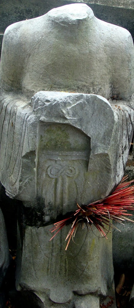 Những di sản hoang phế tuyệt đẹp trong đại ngàn Yên Tử