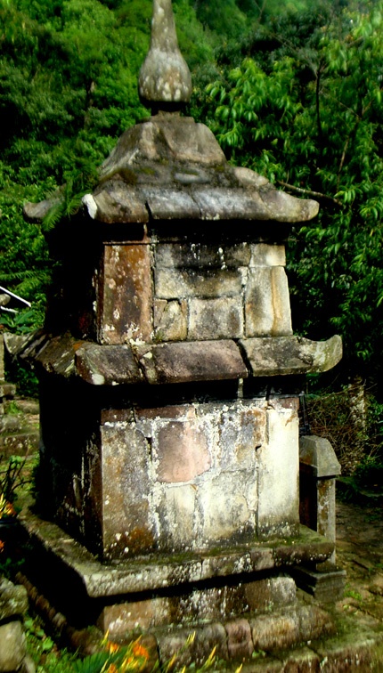 Những di sản hoang phế tuyệt đẹp trong đại ngàn Yên Tử