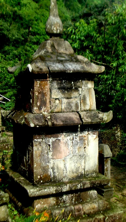 Những di sản hoang phế tuyệt đẹp trong đại ngàn Yên Tử