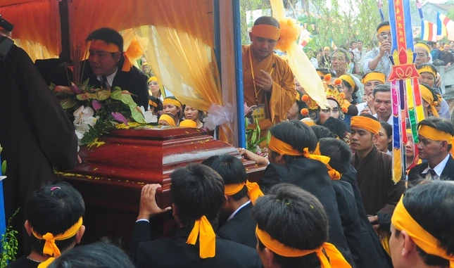 Kim quan về đến làng Nho Lâm, xã Mai Động, tỉnh Hưng Yên - quê hương của cố Trưởng lão Hòa thượng DSC_0512.JPG