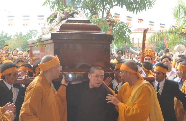 Kim quan về đến làng Nho Lâm, xã Mai Động, tỉnh Hưng Yên - quê hương của cố Trưởng lão Hòa thượng DSC_0524.JPG