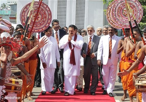 Sri Lanka: Kỷ niệm 125 năm ngày thành lập Trường Cao đẳng Ananda ảnh 1 Chào mừng Tổng thống về dự.jpg