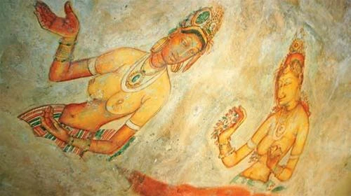 Bích họa trong hang động ở lưng chừng đá Sư Tử - Ảnh: Việt Phương