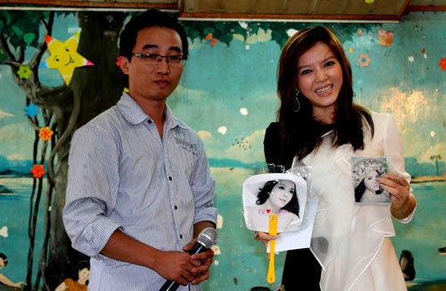 Nụ cười luôn rạng rỡ trên gương mặt Lý Nhã Kỳ.