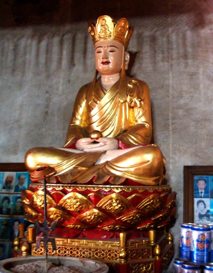 100 pho tượng đất ở chùa Nôm đã 1.000 năm không hỏng